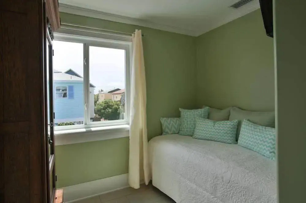 Oceanview Cottage by Beachcomber