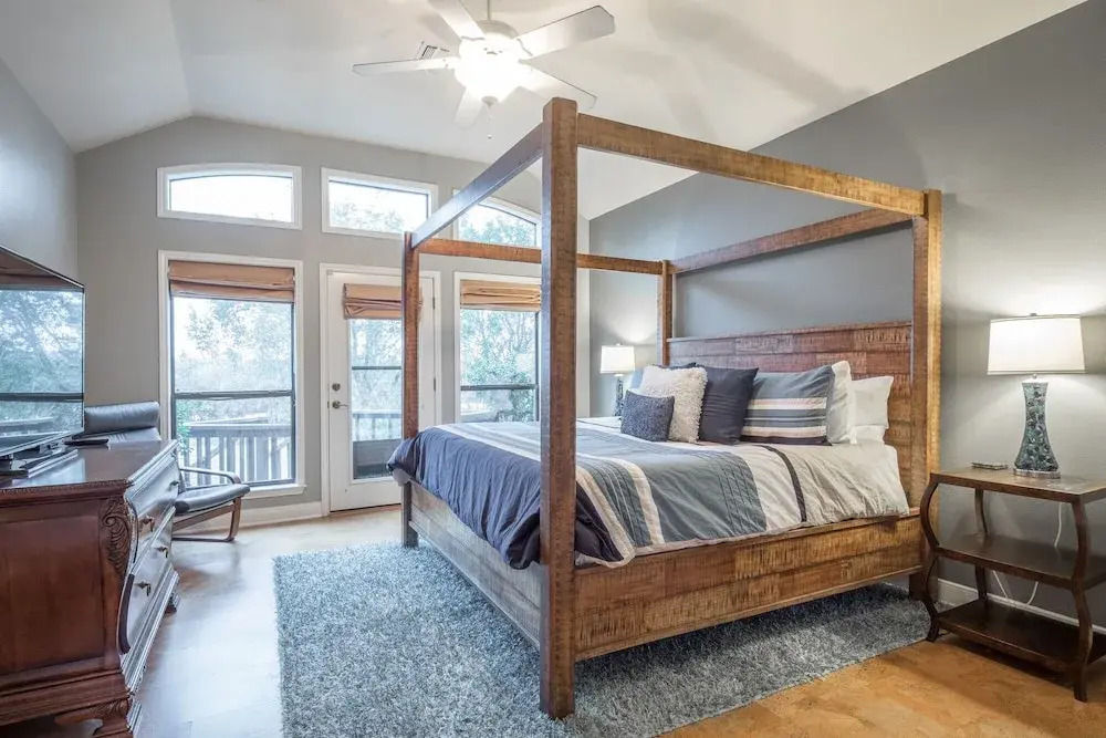 Gruene Vista On The Guadalupe 4 Bedrooms 3.5 Bathrooms Home
