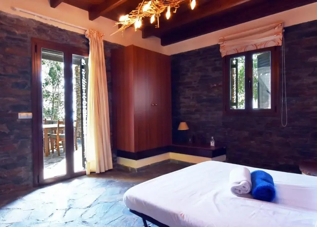 family home with a fantastic sea view, 5 minutes from the beaches