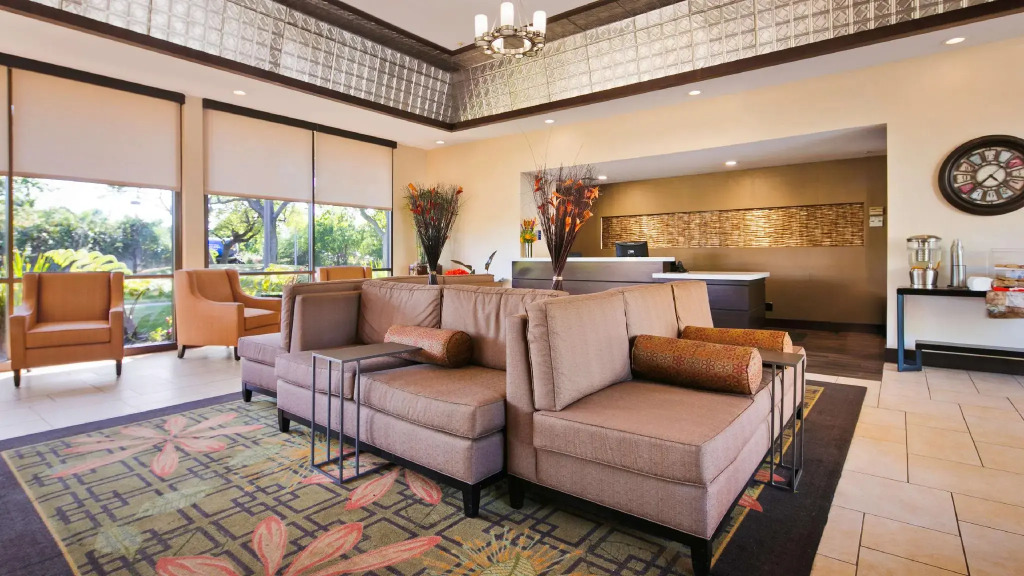 Best Western Plus Garden Court Inn