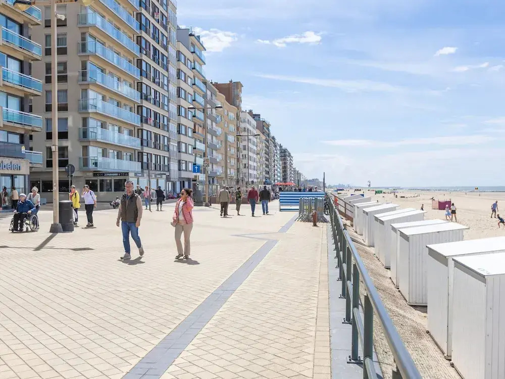 Spacious Apartment on the Seafront