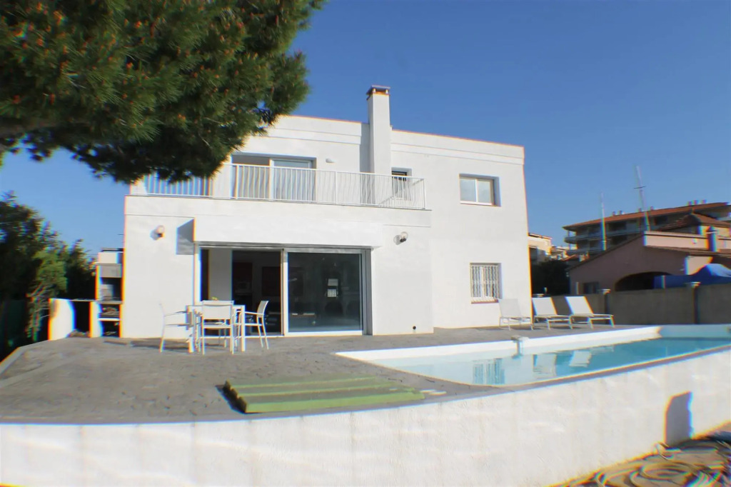Cap Llarg 9 in Roses