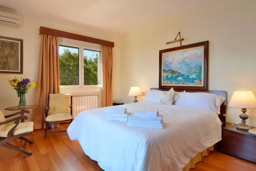 Villa with incredible sea views and pool Up To 7