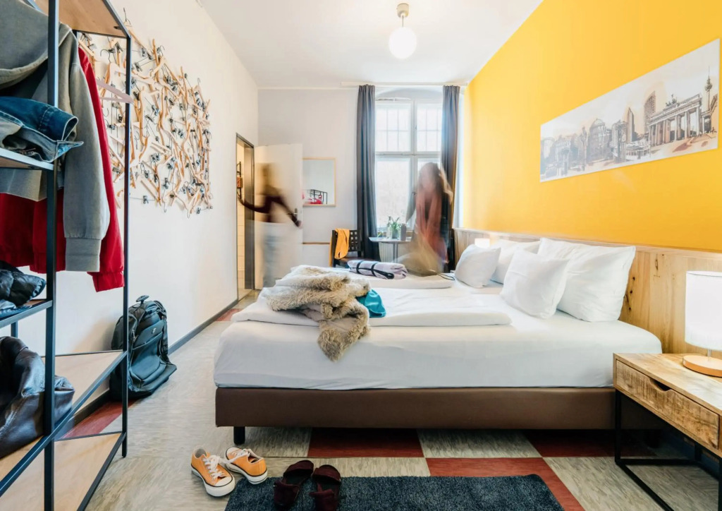 Three Little Pigs Hostel - Your Berlin Castle