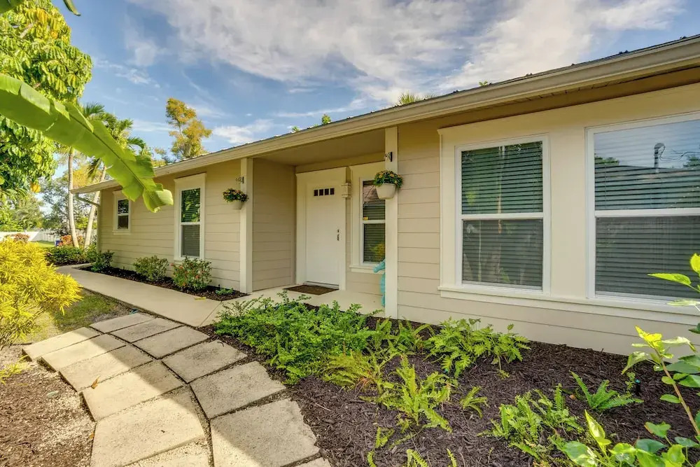 Walk to the Bay: Pet-friendly Oasis in Sarasota!