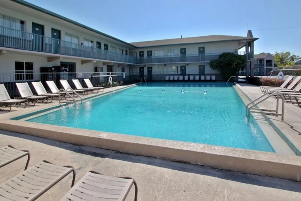 Super 8 by Wyndham Kissimmee