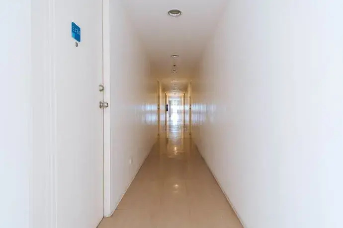 RedDoorz @ Amaia Skies Avenida
