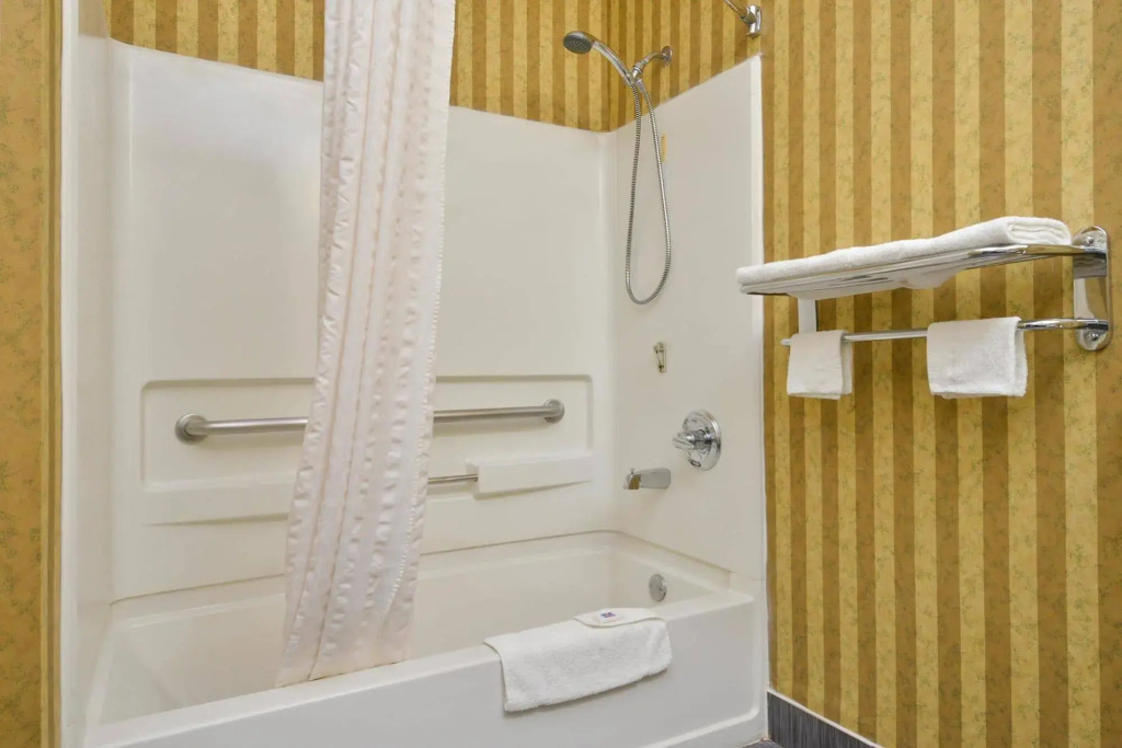 Motel 6-North Richland Hills, TX - Rufe Snow