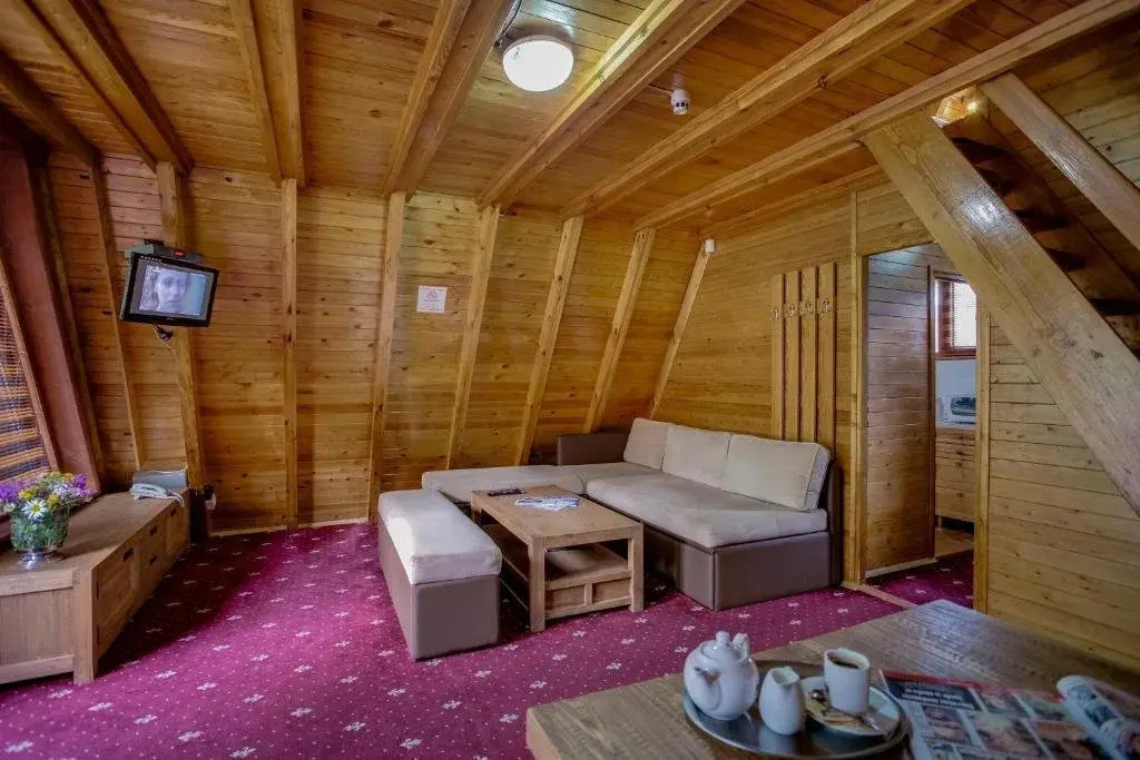Malina Holiday Village