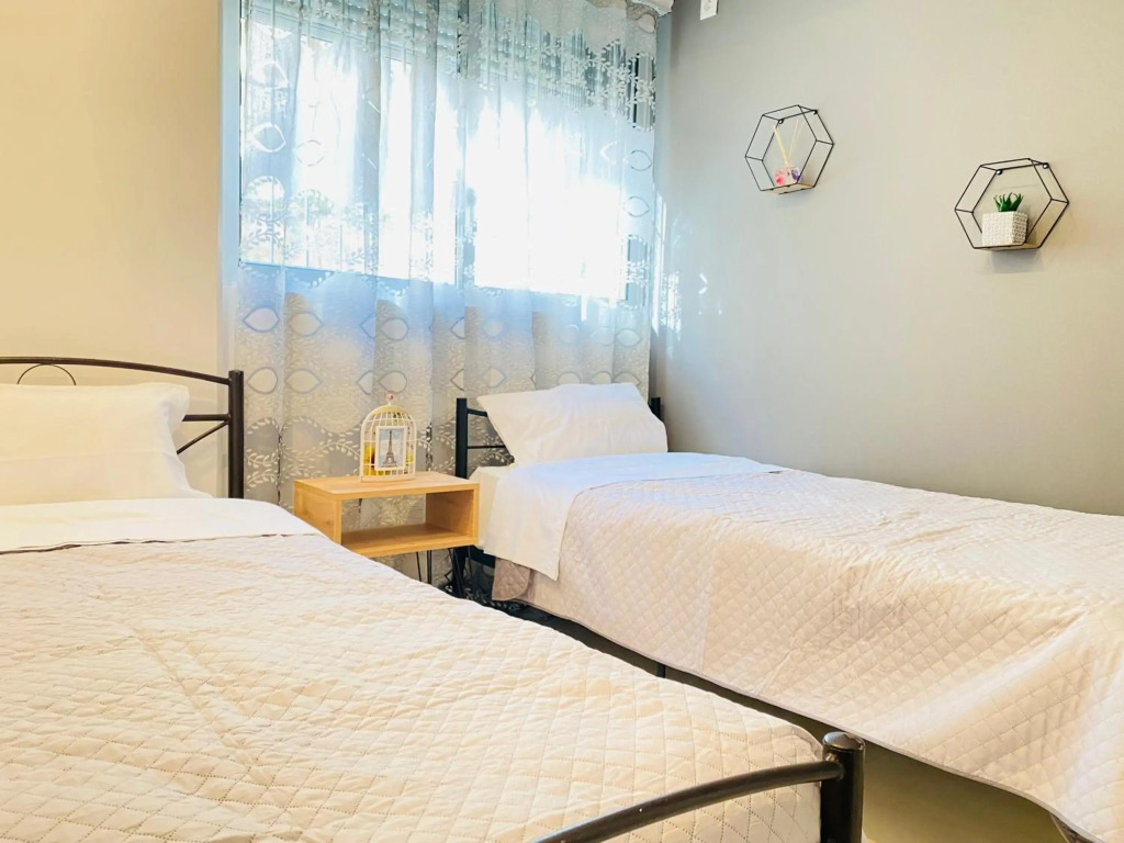 Cozy apartment near sea