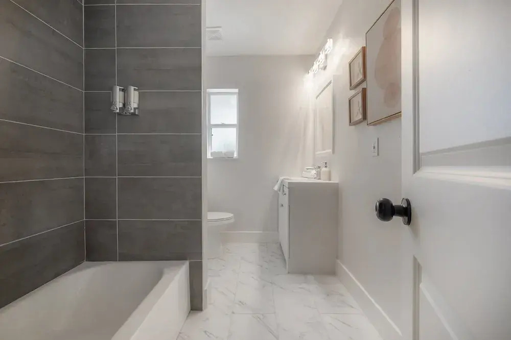 125 Harbor Bluff Dr