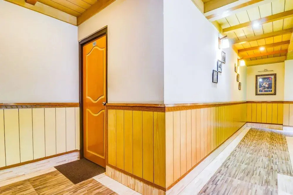 Hotel Misty Oak