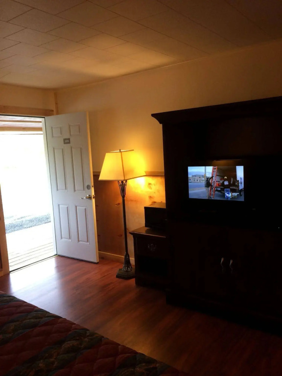Hampton Motor Inn