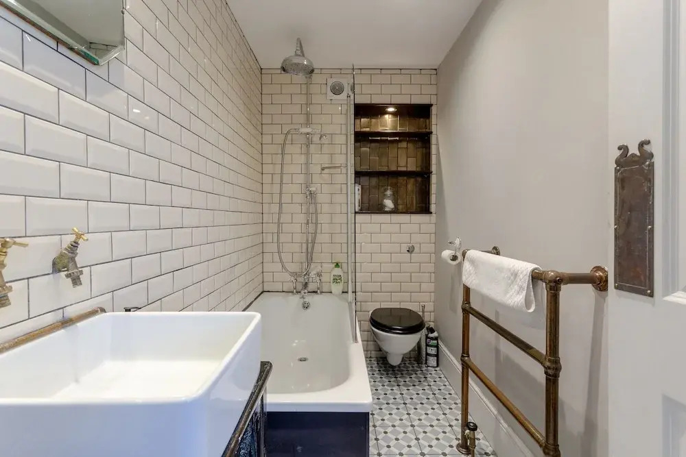 2 Bedroom Apartment Near Queens Park