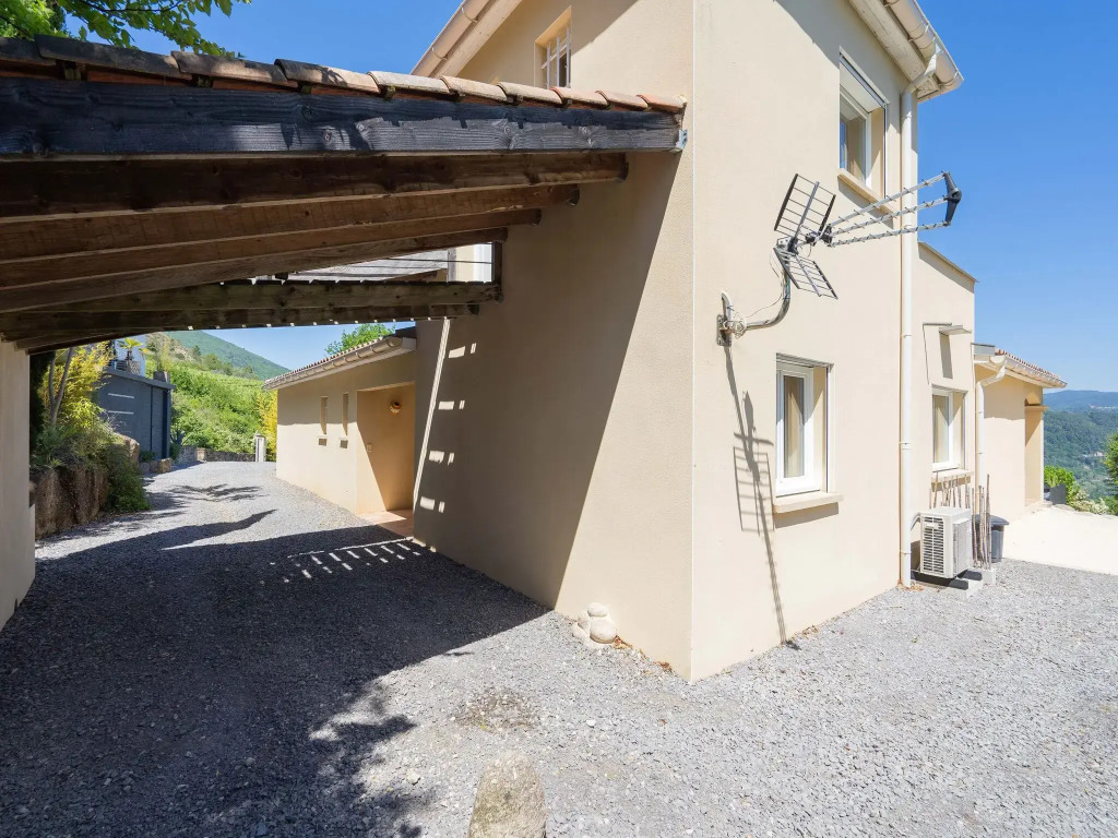 Mesmerising villa in Les Vans with private pool