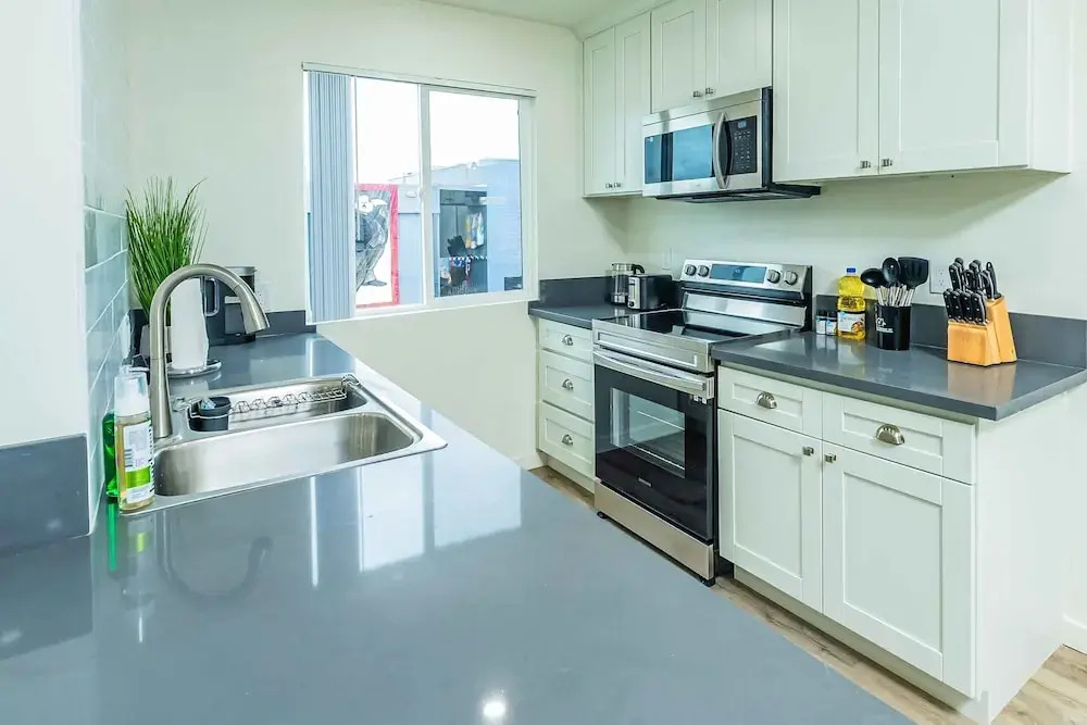 Newly Remodeled 2b2b APT Near Pasadena Old Town