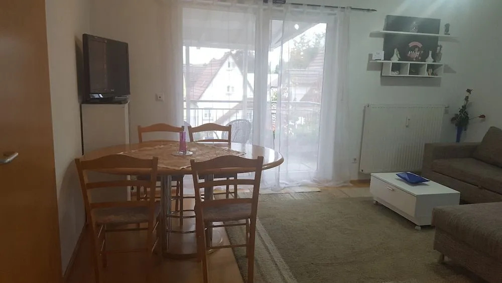 Outletcity Ferienwohnung Wohnung 1 - 2