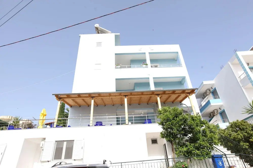 Joni Apartments