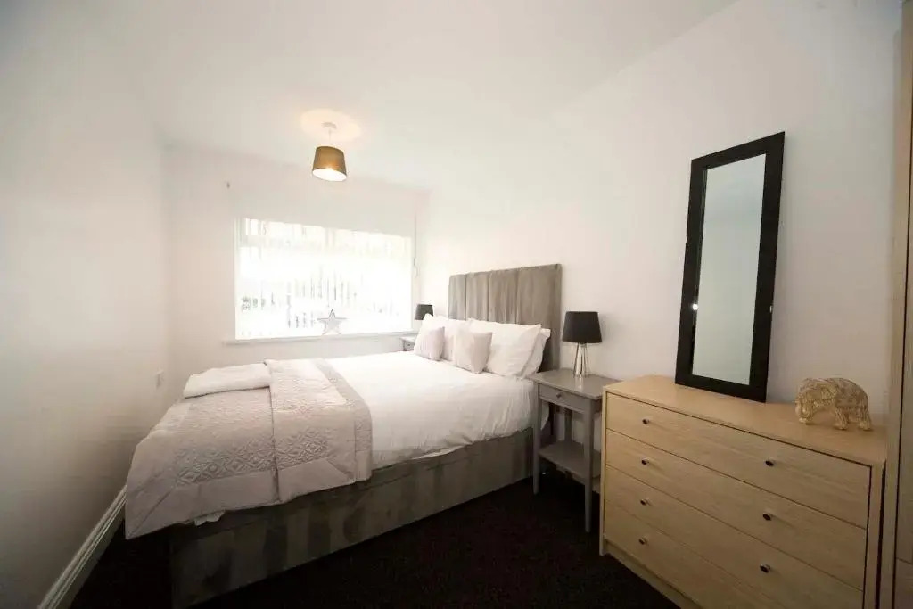 Belmont Budget Apartment