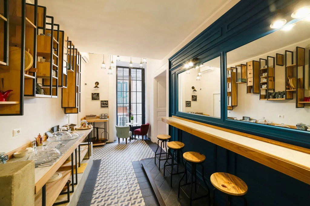 The Dante House by House In Naples