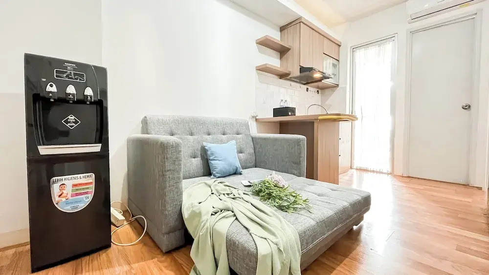 Warm And Comfy 2Br At Bassura City Apartment
