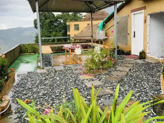 Scarecrow Garden Inn