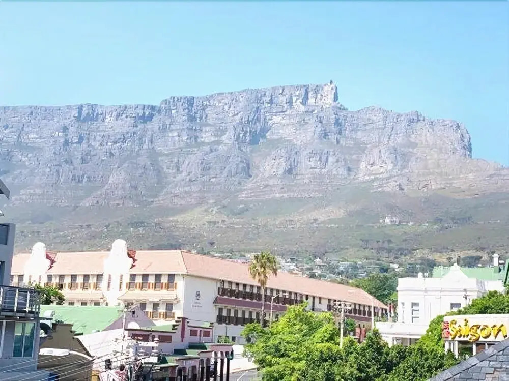 64 Kloof Street