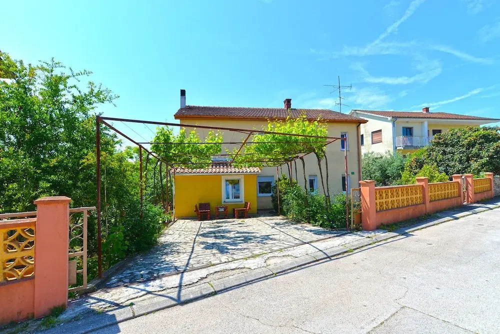 Apartment 1822