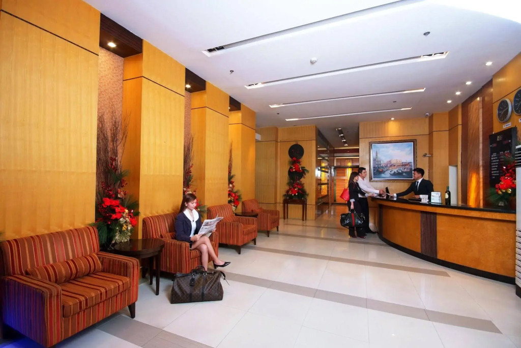 OYO 1235 Palette Torre Venezia Suites