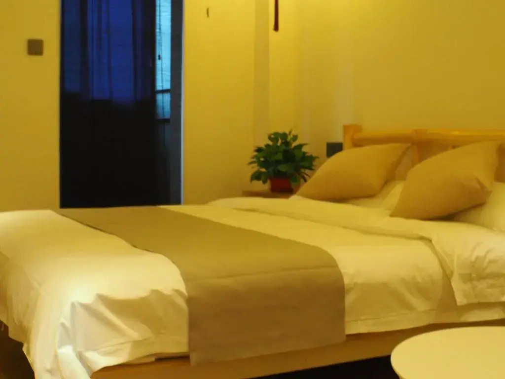 Right Here Hotel