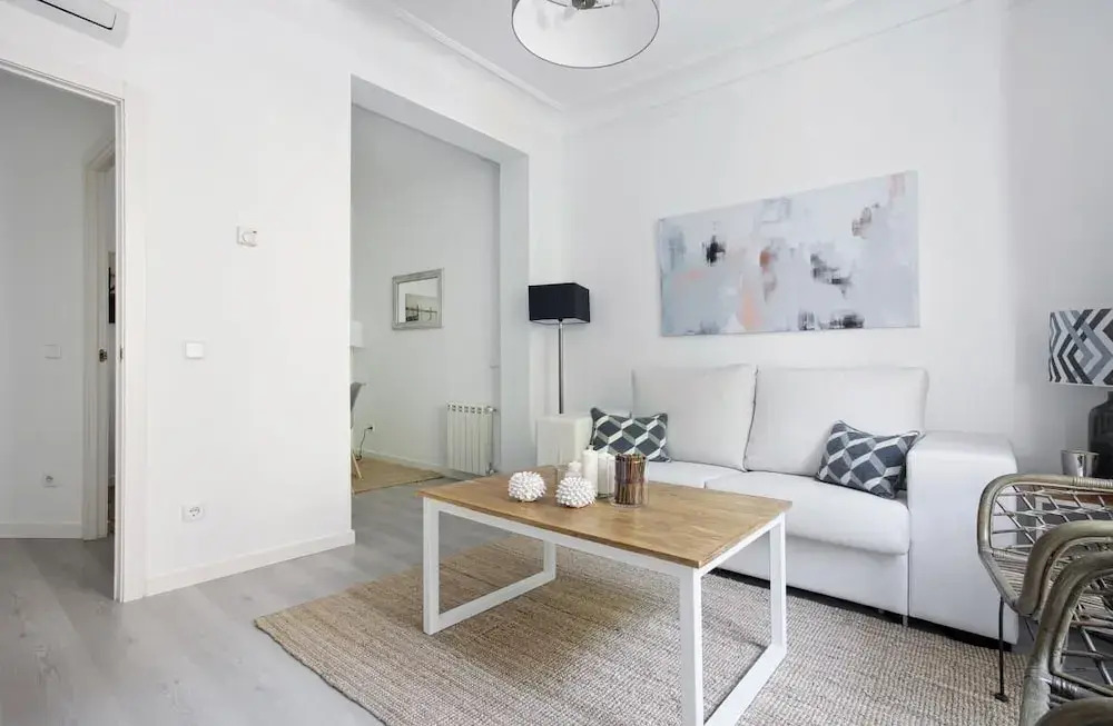 Near Reina Sofía Museum. 6pax. 2bedrooms. Reina Sofia III