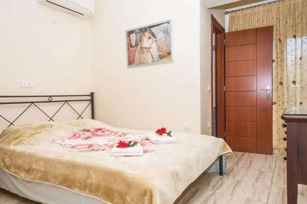 Cozy flat in an olive grove 1.5km to a sandy beach