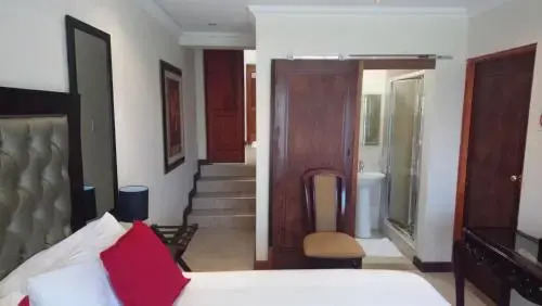 Lily White Guest House