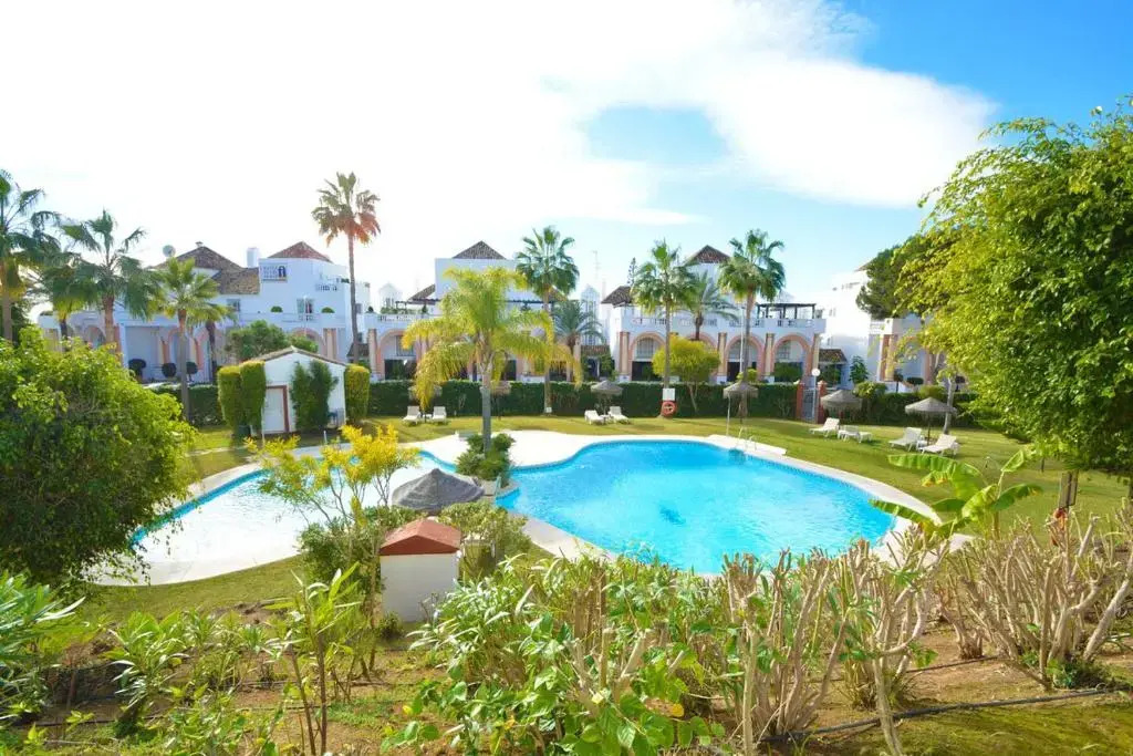 Luxury beach side apartment in Marbella Playa