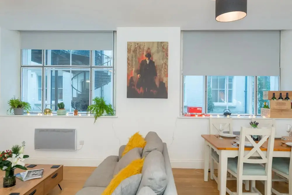 Stylish 93sqm 2 Bed Historical City Centre Flat