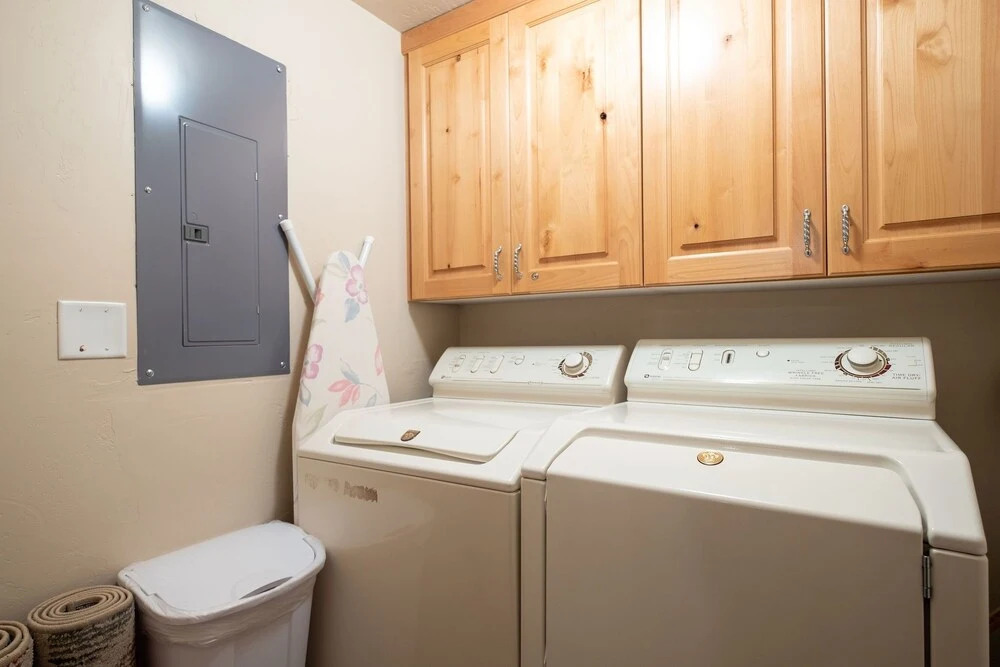 Town Pointe C201 3 Bedroom Condo by RedAwning