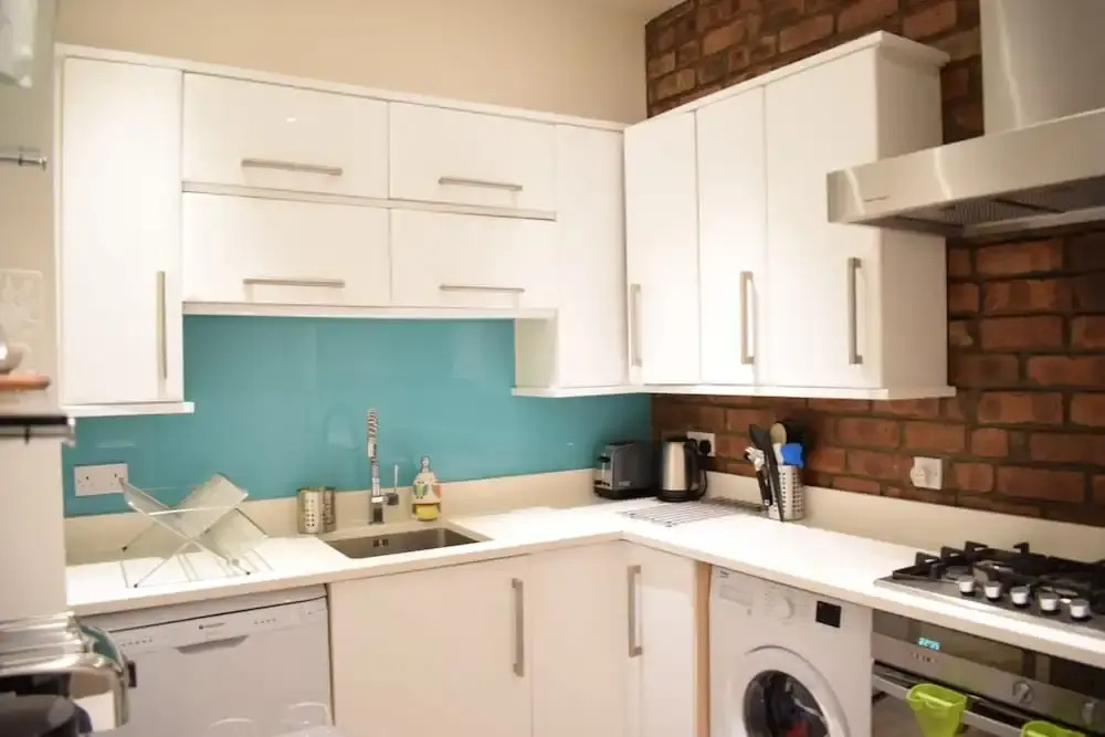 Bright 2 Bedroom Apartment in Edinburgh