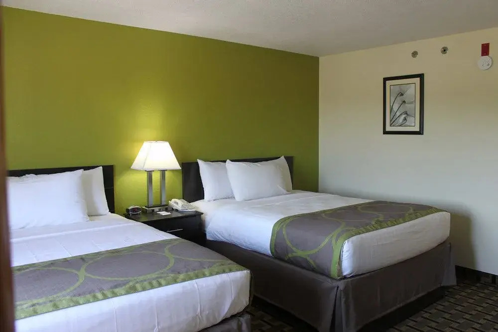 AmericInn by Wyndham West Burlington