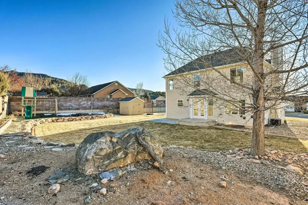 Spacious Family Home, 3 Mi to Dtwn Cedar City