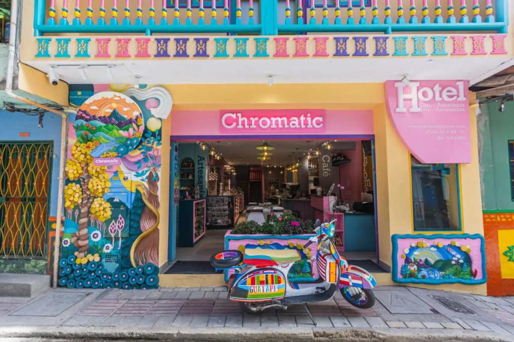 Hotel Chromatic