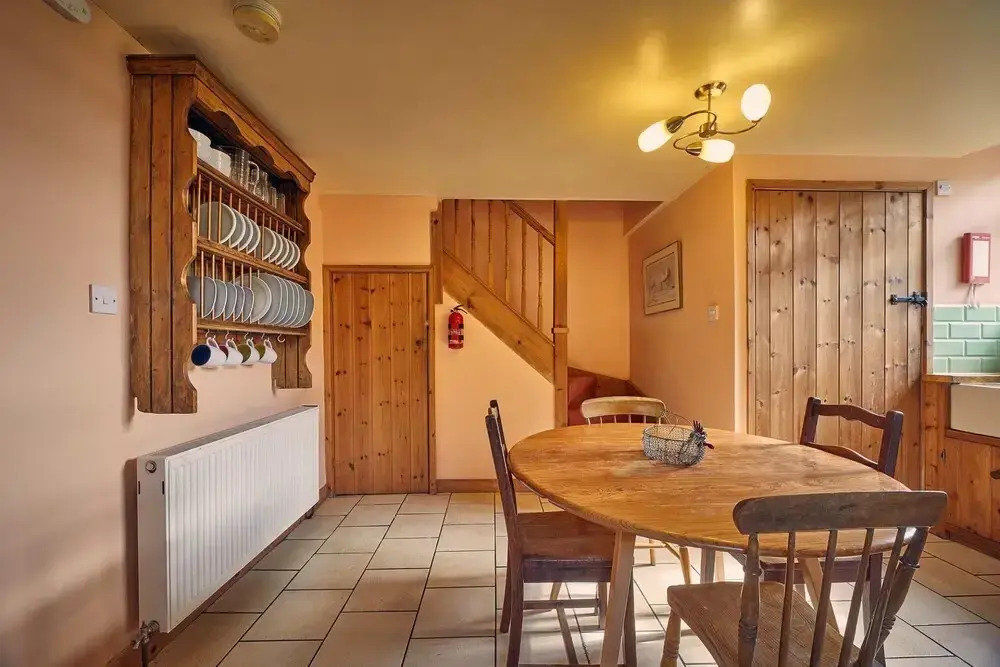Host & Stay - The Red Brick Barn