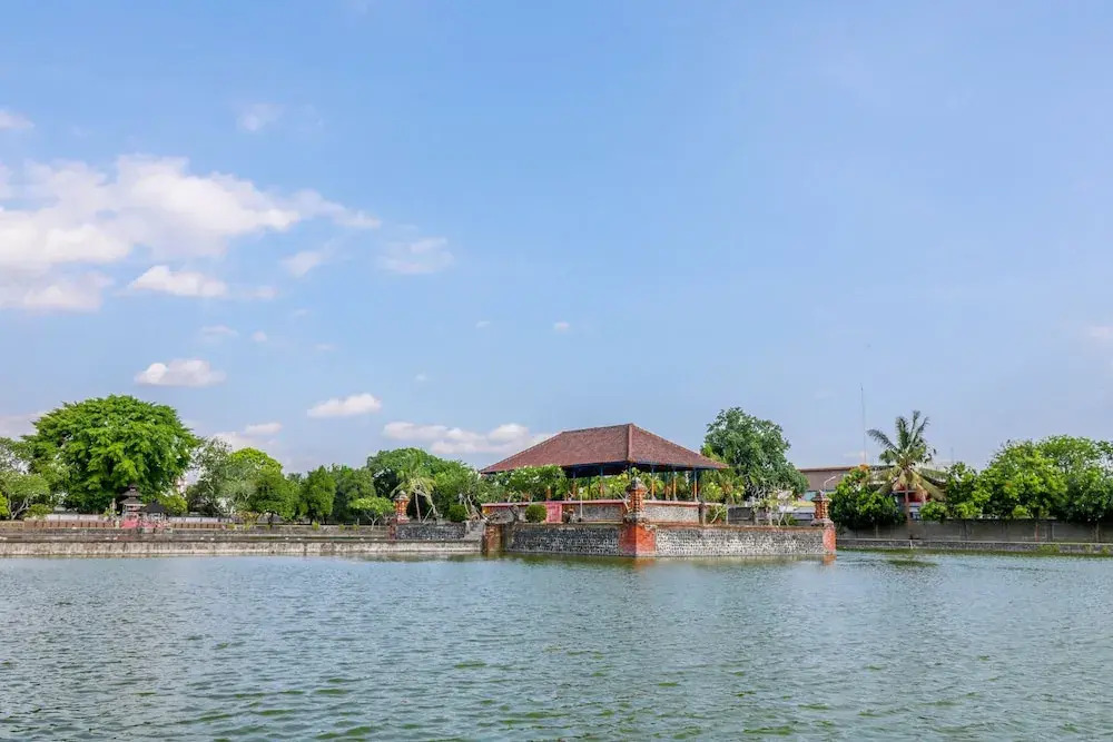 SPOT ON 1784 TNC Residence Syariah