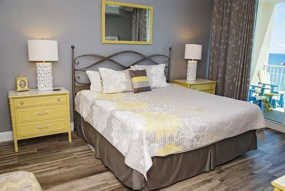 San Carlos 706 3 Bedrooms 3 Bathrooms Condo