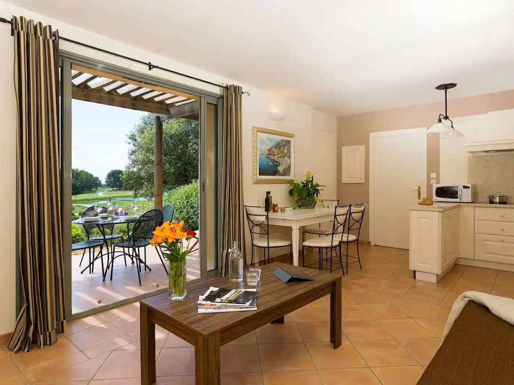 Charming Apartment With Dishwasher, View at the Golf Course