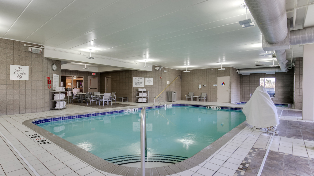 Holiday Inn Express and Suites St. Cloud by IHG