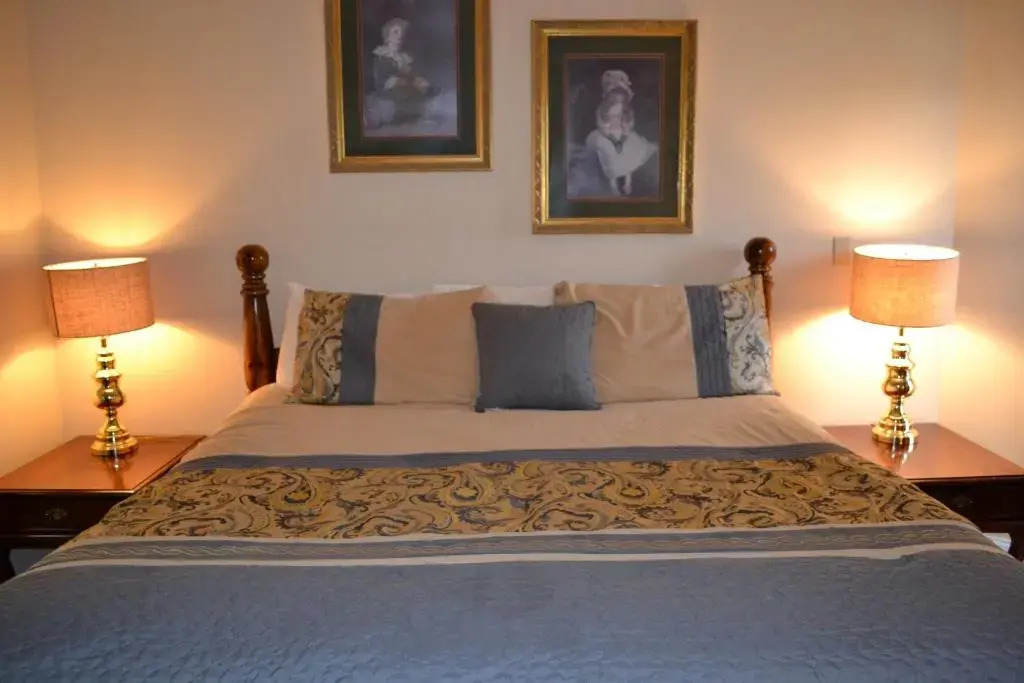 River Place Condos 411 3BD