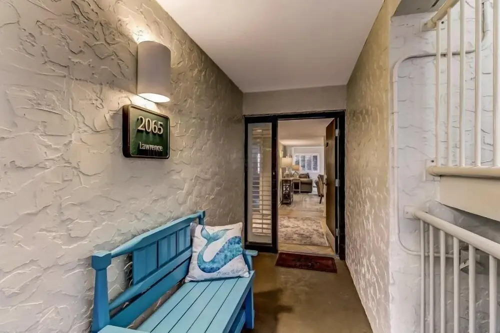 2065 Beachwood