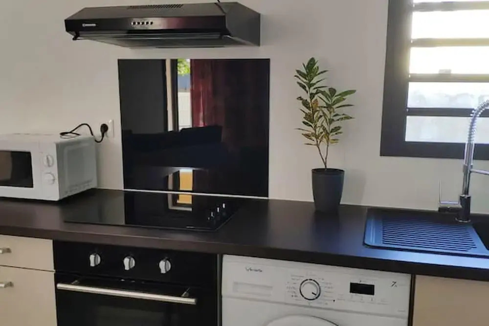 Apartment With one Bedroom in Saint-françois, With Wonderful City View, Shared Pool, Enclosed Garden- Near the Beach