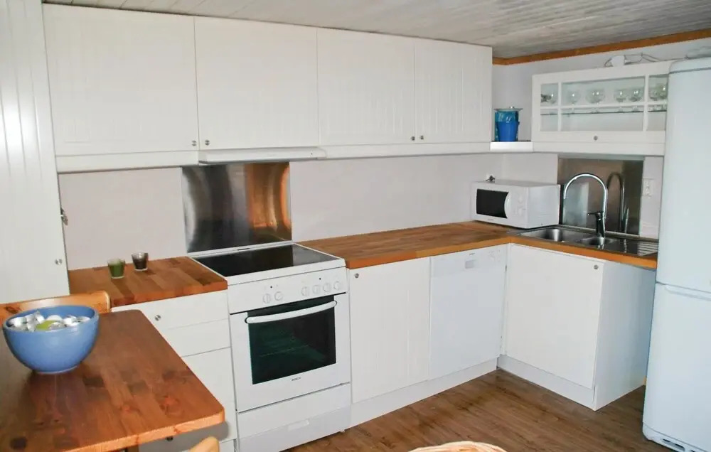 Beautiful Apartment in Skärhamn With 1 Bedrooms
