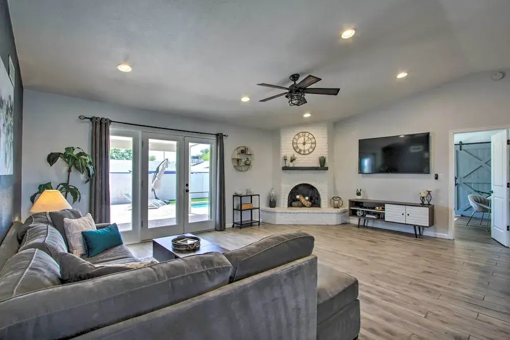 Pet-friendly Scottsdale Oasis w/ Pool & Bbq!